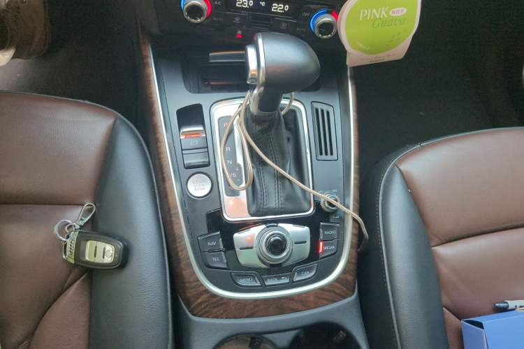 Used Audi Q5 2016 40 TFSI Comfort Model Gear Lever