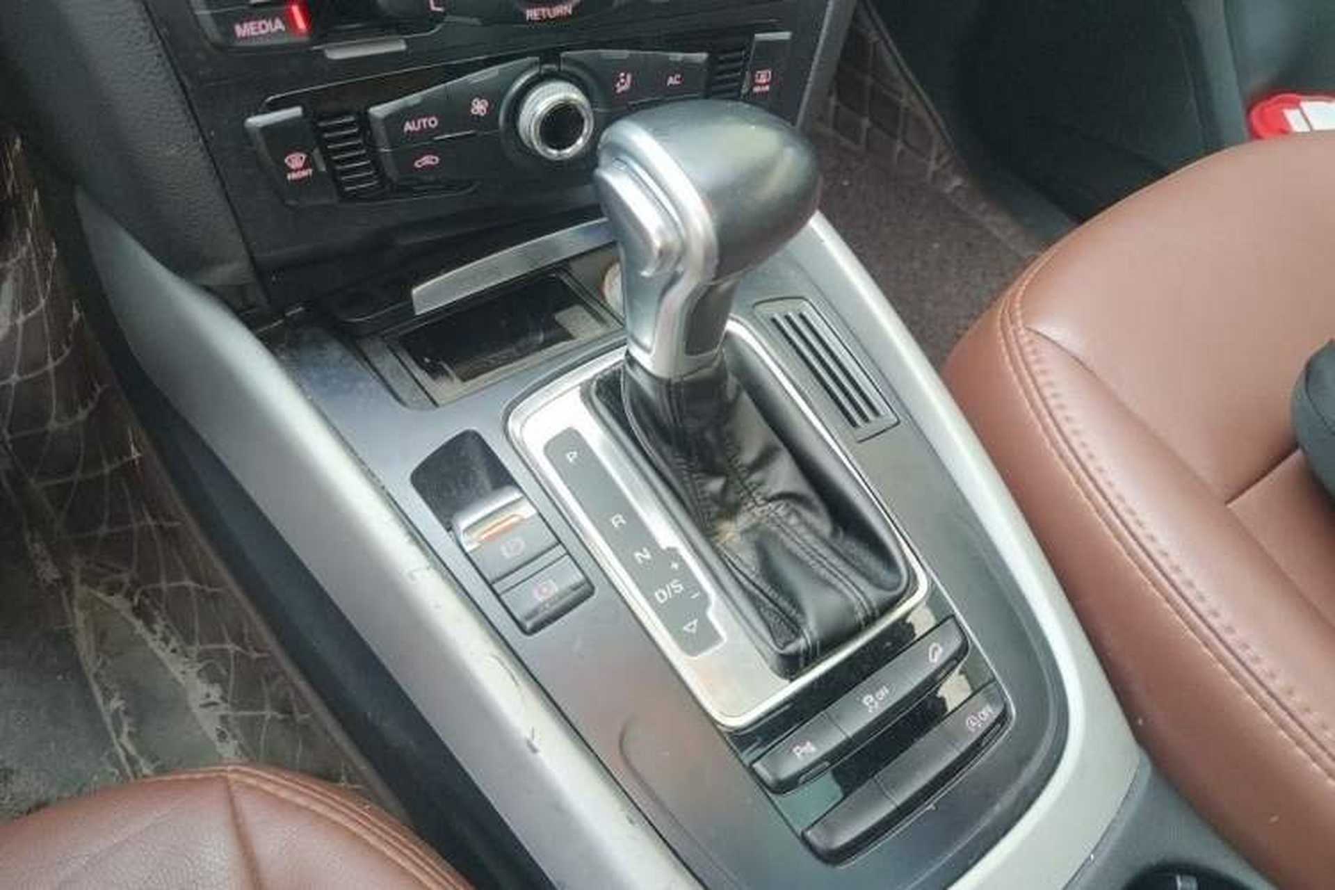 Used Audi Q5 2016 40 TFSI Trendy Edition Gear Lever