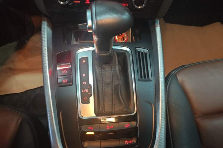 Used Audi Q5 2016 40 TFSI Technology Edition Gear Lever