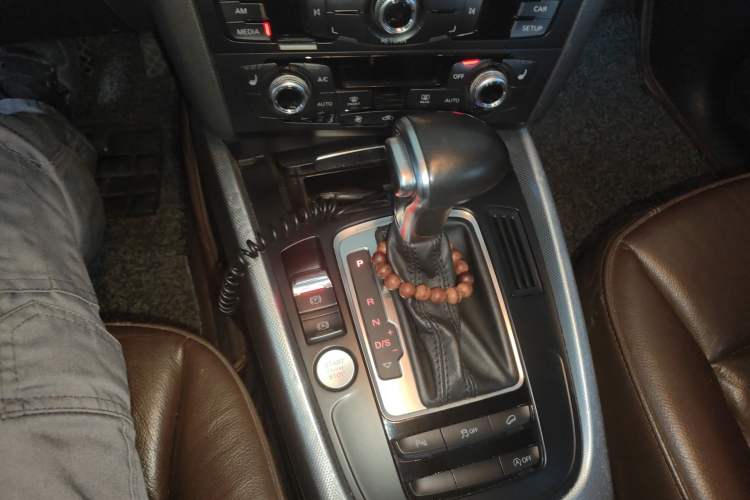 Used Audi Q5 2016 40 TFSI Comfort Model Gear Lever