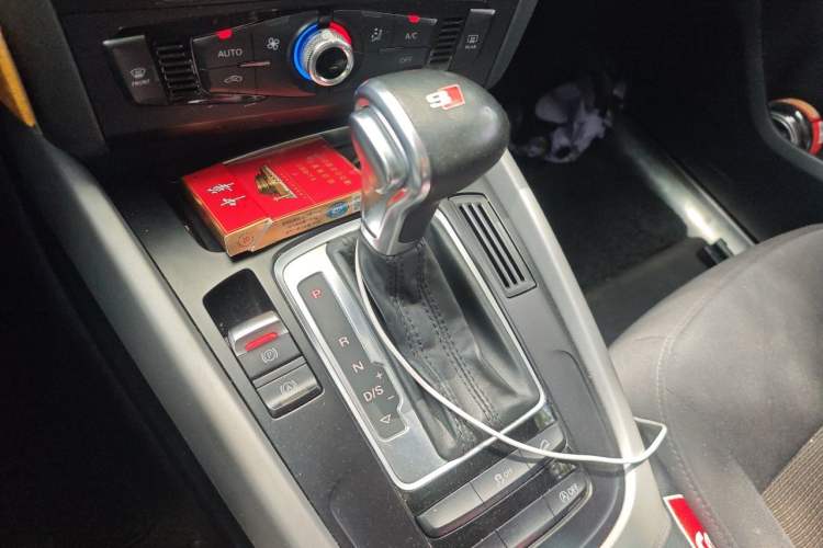 Used Audi Q5 2016 40 TFSI Trendy Edition Gear Lever