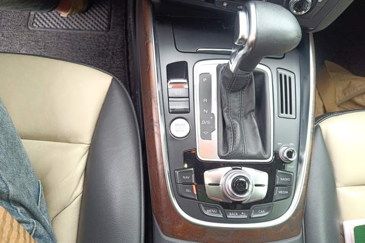 Used Audi Q5 2016 40 TFSI Comfort Model Gear Lever