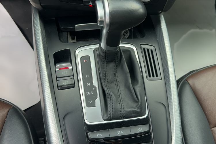Used Audi Q5 2016 40 TFSI Technology Edition Gear Lever