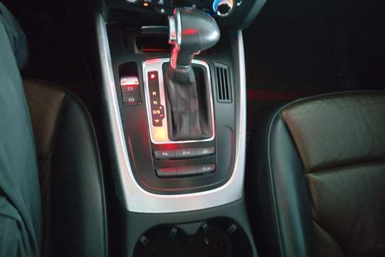 Used Audi Q5 2016 40 TFSI Technology Edition Gear Lever