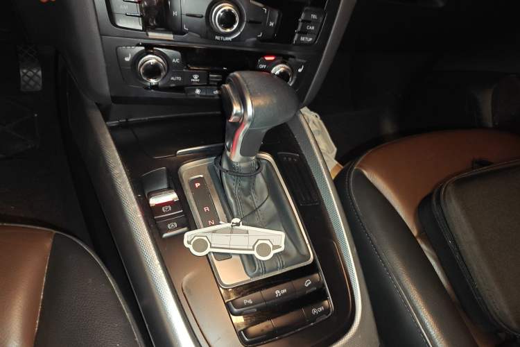 Used Audi Q5 2016 40 TFSI Technology Edition Gear Lever