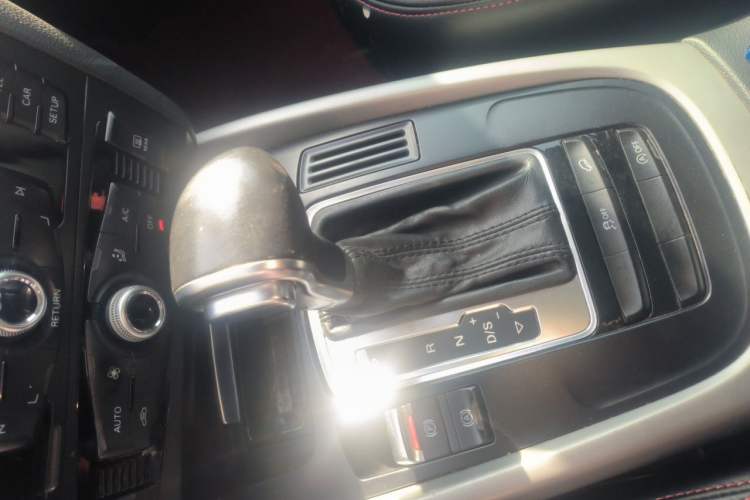 Used Audi Q5 2016 40 TFSI Trendy Edition Gear Lever