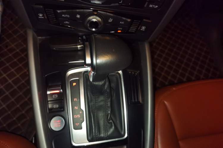 Used Audi Q5 2016 40 TFSI Trendy Edition Gear Lever