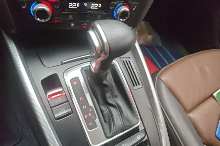 Used Audi Q5 2016 40 TFSI Technology Edition Gear Lever