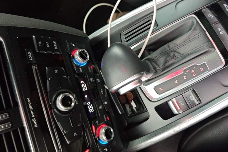 Used Audi Q5 2016 40 TFSI Technology Edition Gear Lever