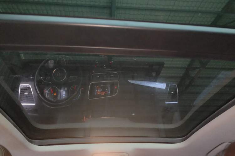 Used Audi Q5 2016 40 TFSI Comfort Model Headliner