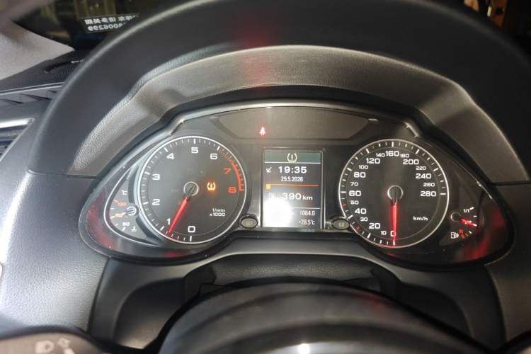 Used Audi Q5 2016 Plus 40 TFSI Dynamic Model Instrument Cluster
