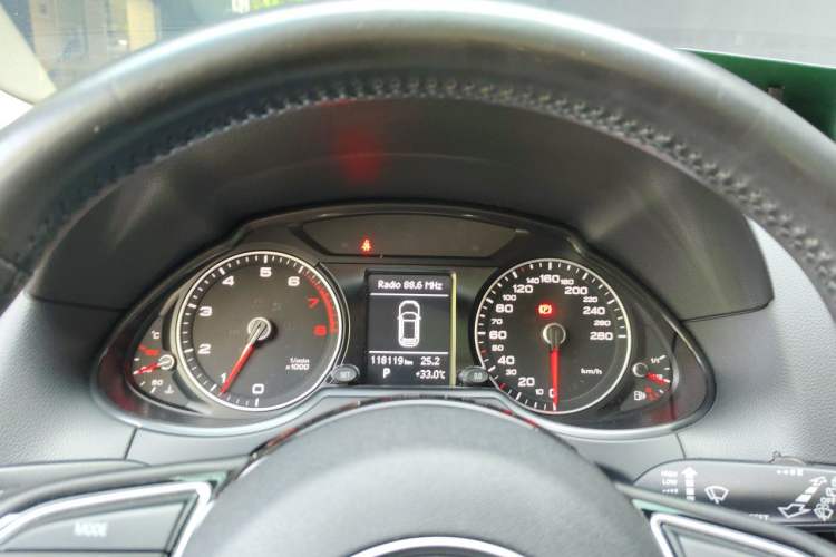 Used Audi Q5 2016 40 TFSI Technology Edition Instrument Cluster