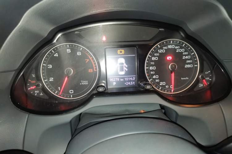 Used Audi Q5 2016 40 TFSI Trendy Edition Instrument Cluster