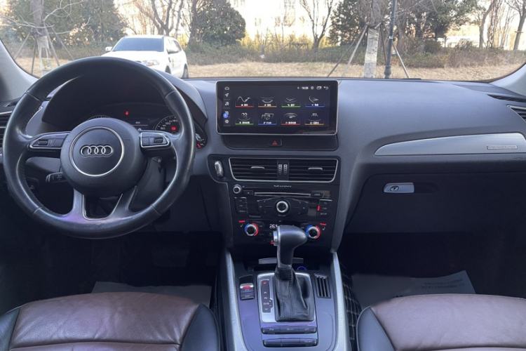 Used Audi Q5 2016 40 TFSI Technology Edition Interior 1