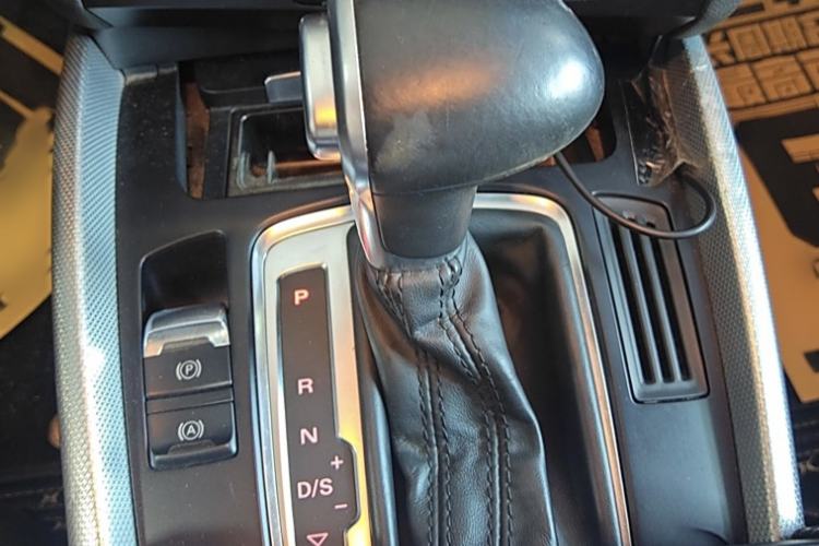 Used Audi Q5 2016 40 TFSI Technology Edition Interior 2