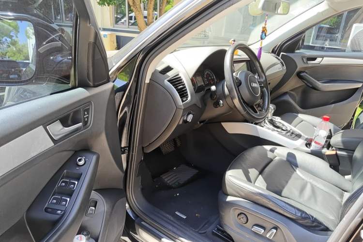 Used Audi Q5 2016 40 TFSI Technology Edition Interior 3