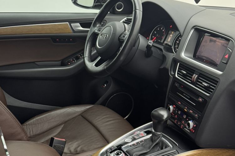 Used Audi Q5 2016 40 TFSI Luxury Model Interior 7