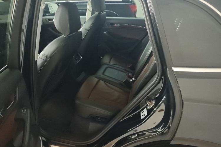 Used Audi Q5 2016 40 TFSI Comfort Model Interior 8