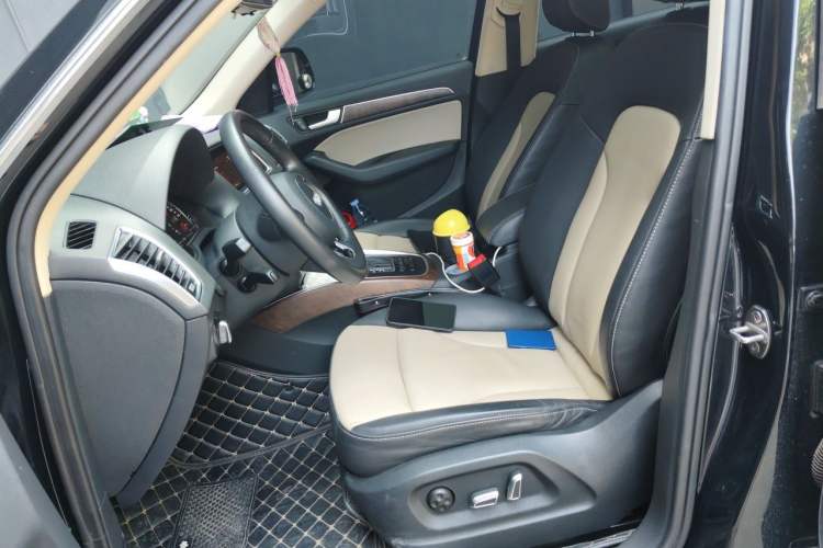 Used Audi Q5 2016 40 TFSI Technology Edition Left Front Seat