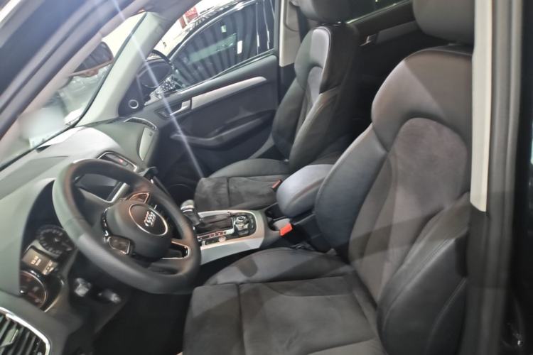 Used Audi Q5 2016 Plus 40 TFSI Dynamic Model Left Front Seat