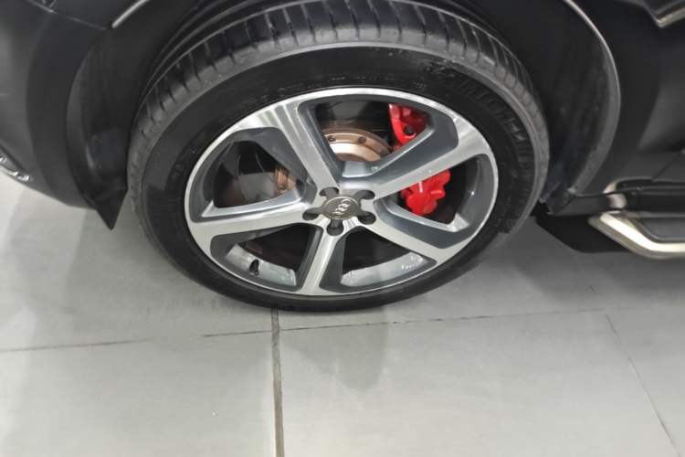 Used Audi Q5 2016 Plus 40 TFSI Dynamic Model Left Front Wheel Hub