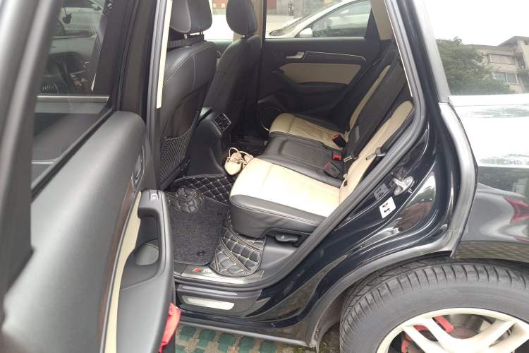 Used Audi Q5 2016 40 TFSI Comfort Model Left Rear Seat