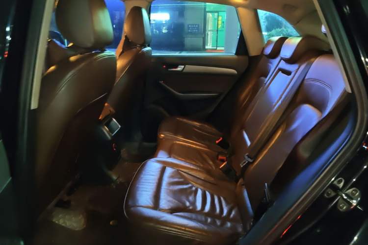 Used Audi Q5 2016 40 TFSI Trendy Edition Left Rear Seat