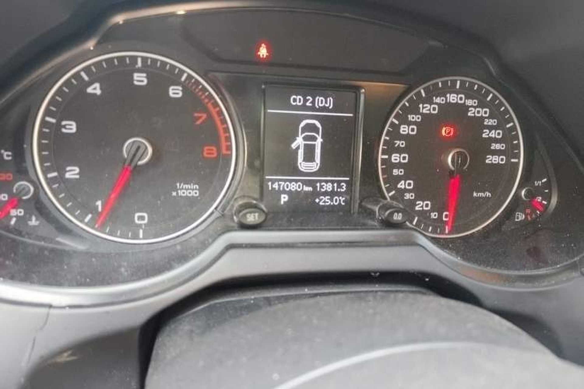 Used Audi Q5 2016 40 TFSI Trendy Edition Odometer Close Up