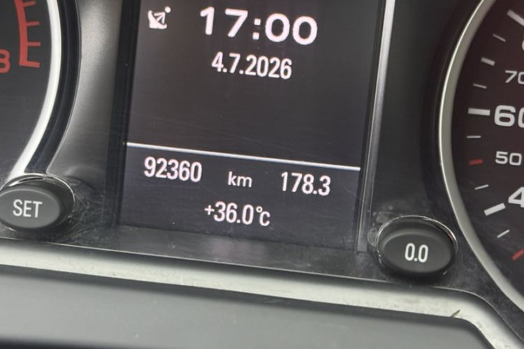 Used Audi Q5 2016 40 TFSI Luxury Model Odometer Close Up