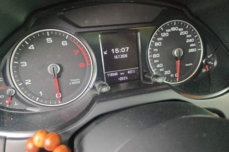 Used Audi Q5 2016 40 TFSI Technology Edition Odometer Close Up