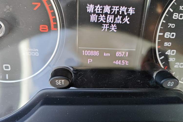 Used Audi Q5 2016 40 TFSI Technology Edition Odometer Close Up