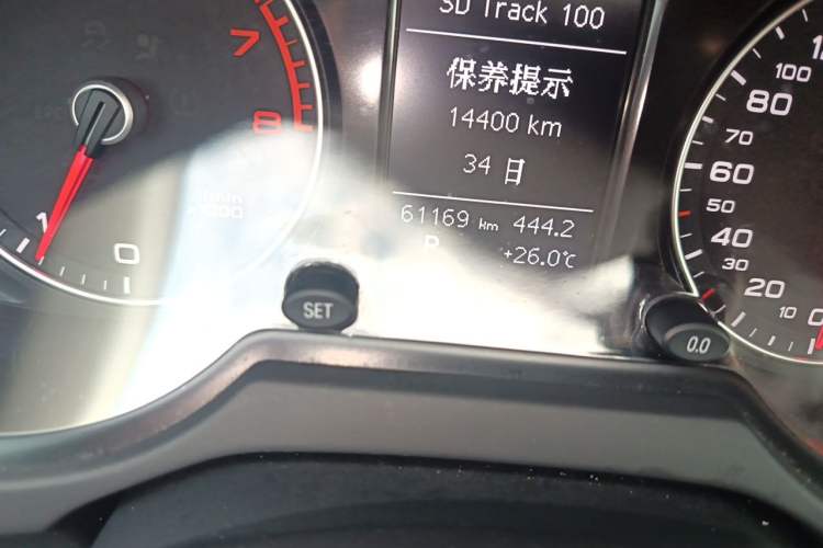 Used Audi Q5 2016 40 TFSI Technology Edition Odometer Close Up