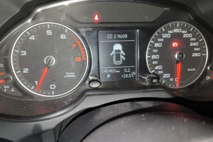 Used Audi Q5 2016 40 TFSI Technology Edition Odometer Close Up