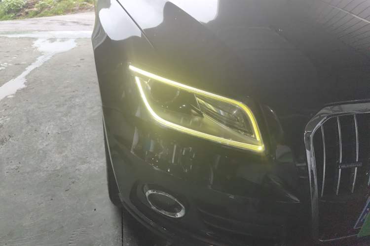 Used Audi Q5 2016 40 TFSI Comfort Model Right Front Headlight