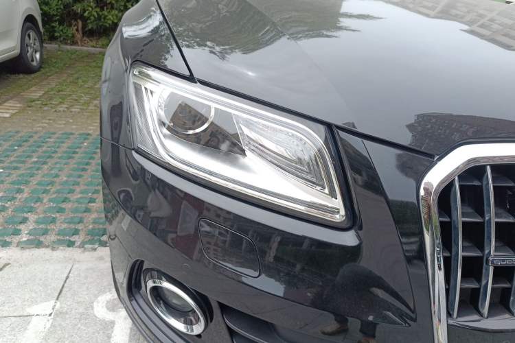 Used Audi Q5 2016 40 TFSI Comfort Model Right Front Headlight