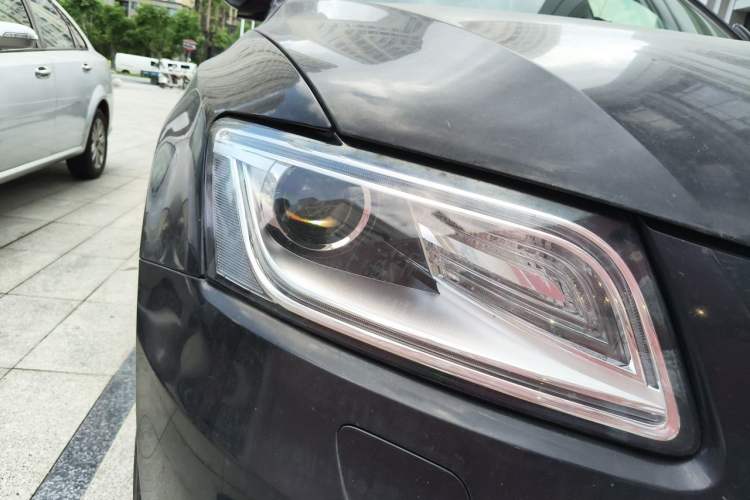 Used Audi Q5 2016 40 TFSI Comfort Model Right Front Headlight