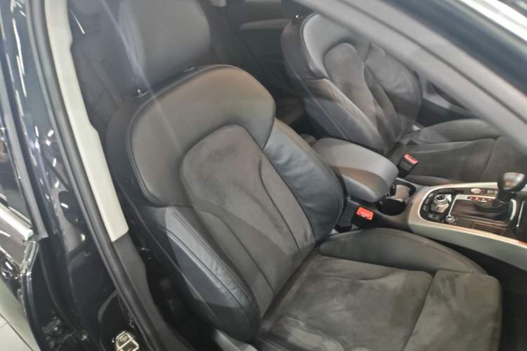 Used Audi Q5 2016 Plus 40 TFSI Dynamic Model Right Front Seat