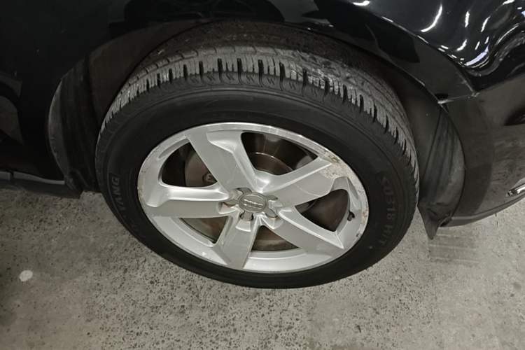 Used Audi Q5 2016 40 TFSI Technology Edition Right Front Wheel Hub