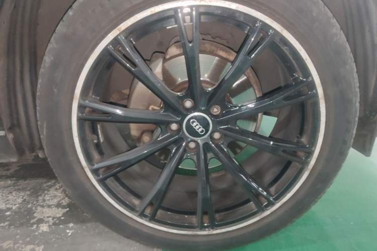 Used Audi Q5 2016 40 TFSI Technology Edition Right Front Wheel Hub