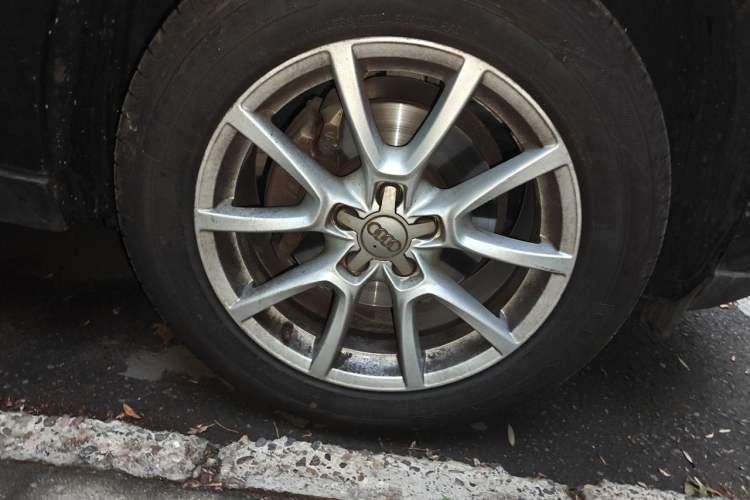 Used Audi Q5 2016 40 TFSI Trendy Edition Right Front Wheel Hub