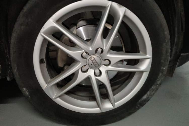 Used Audi Q5 2016 40 TFSI Technology Edition Right Front Wheel Hub