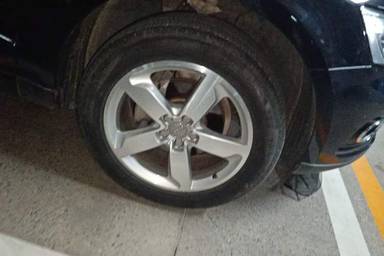 Used Audi Q5 2016 40 TFSI Technology Edition Right Front Wheel Hub