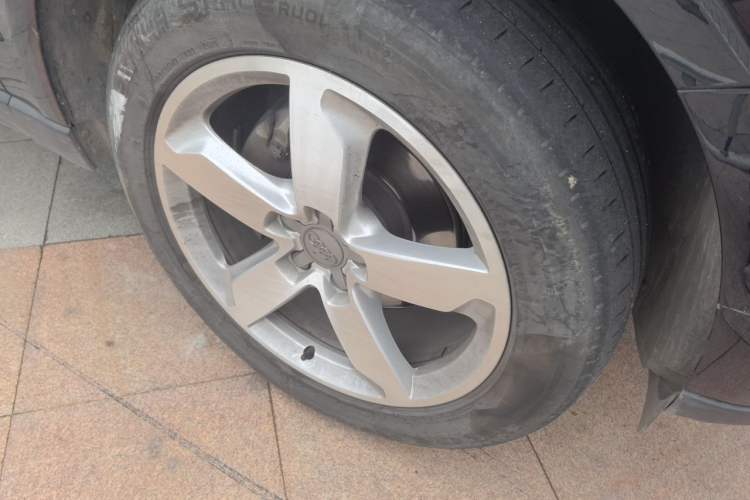 Used Audi Q5 2016 40 TFSI Technology Edition Right Front Wheel Hub