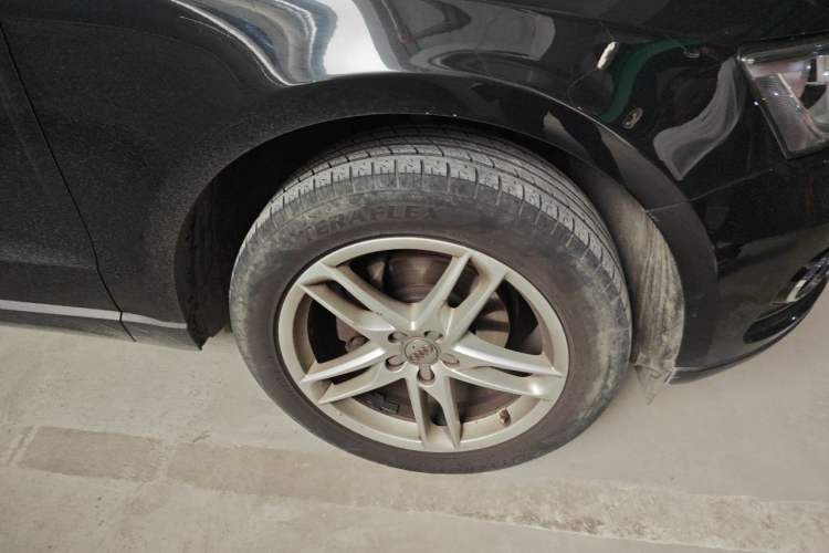 Used Audi Q5 2016 40 TFSI Technology Edition Right Front Wheel Hub
