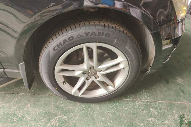 Used Audi Q5 2016 40 TFSI Comfort Model Right Front Wheel Hub