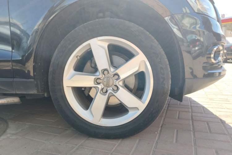 Used Audi Q5 2016 40 TFSI Technology Edition Right Front Wheel Hub