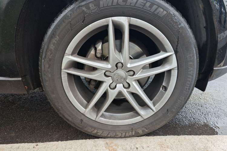 Used Audi Q5 2016 40 TFSI Comfort Model Right Front Wheel Hub