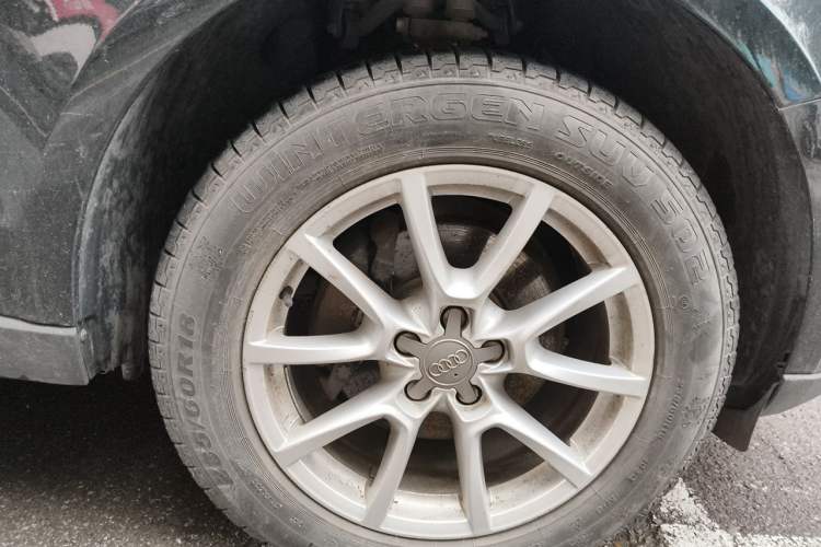 Used Audi Q5 2016 40 TFSI Trendy Edition Right Front Wheel Hub
