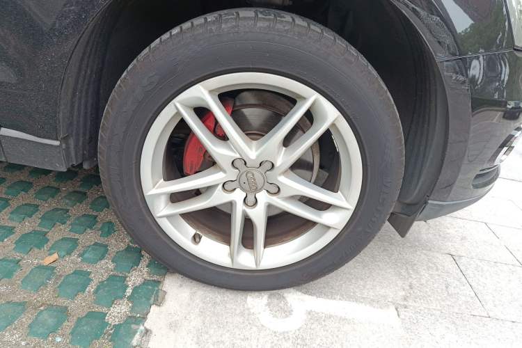 Used Audi Q5 2016 40 TFSI Comfort Model Right Front Wheel Hub