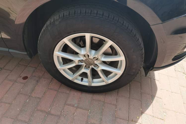 Used Audi Q5 2016 40 TFSI Trendy Edition Right Front Wheel Hub